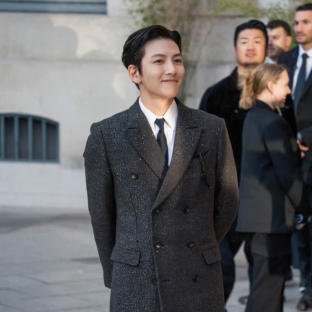 Behind-the-scenes cut of Ji Changwook