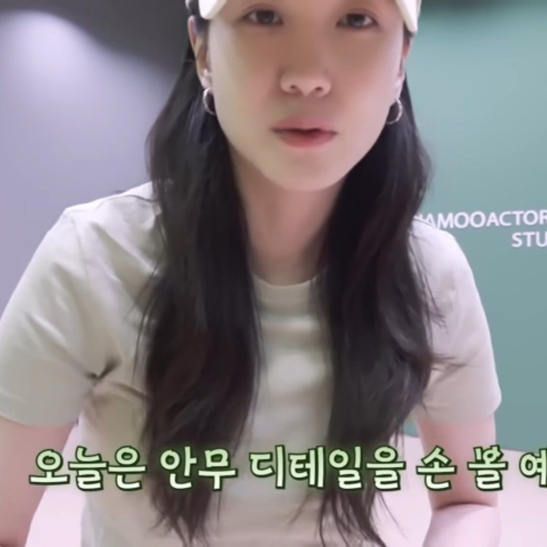 Behind-the-scenes cut of Park Eunbin