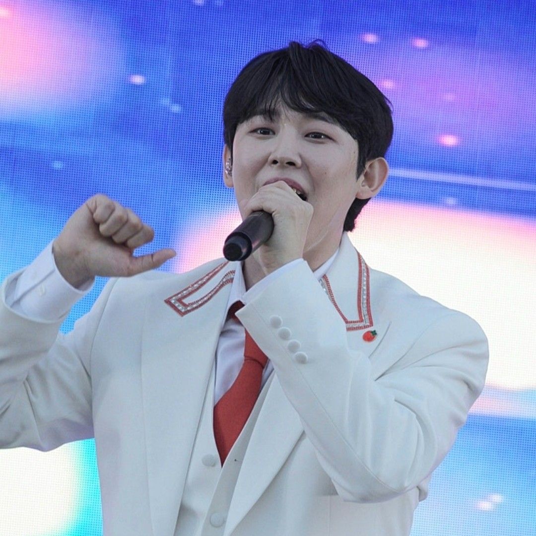 Latest photo of Jinuk