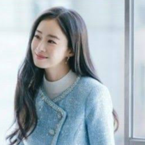 Popular profile photo of Kim Taehee loved by fans