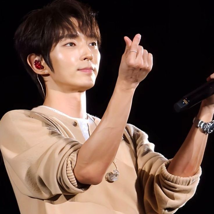 Behind-the-scenes cut of Lee Joongi