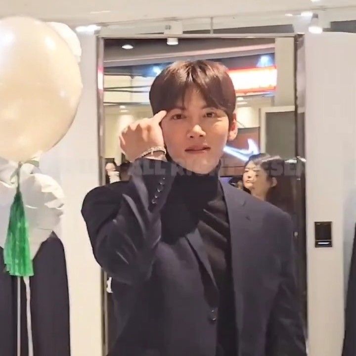 チ・チャンウクの最近の活動ショット