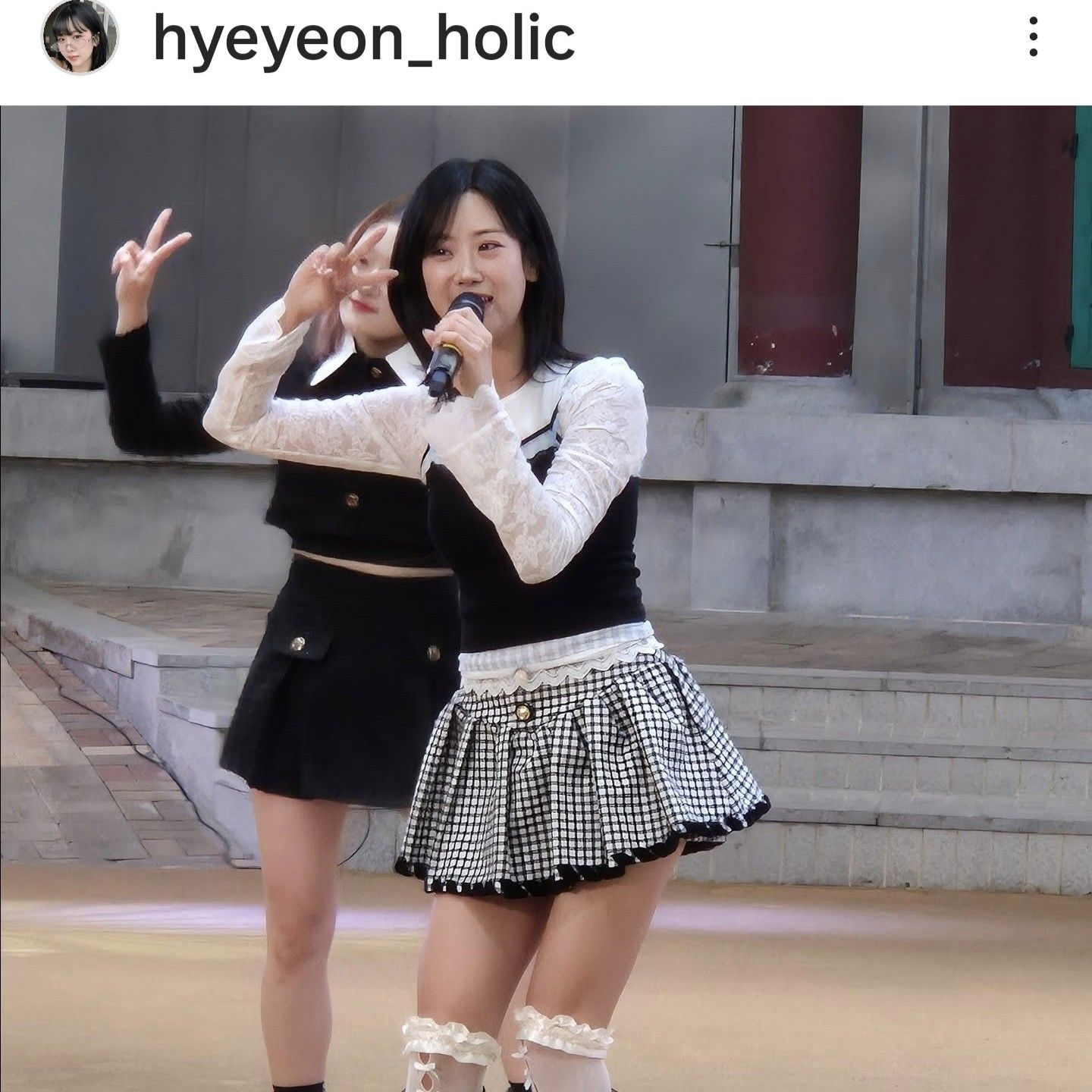 Behind-the-scenes cut of Kang Hyeyeon