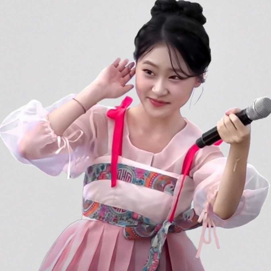 Recent activity shot of Kim Dahyun