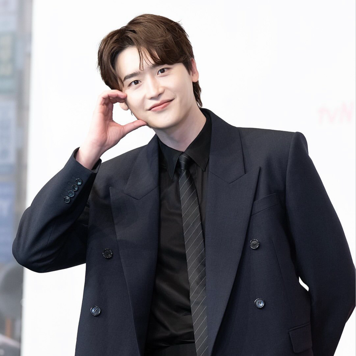 Latest photo of Lee Jongsuk