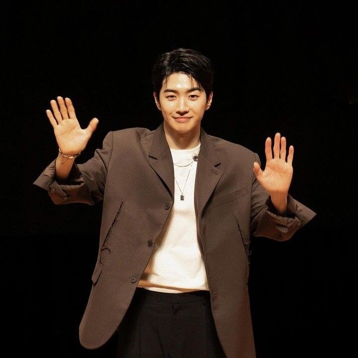 Behind-the-scenes cut of Kang Hoon