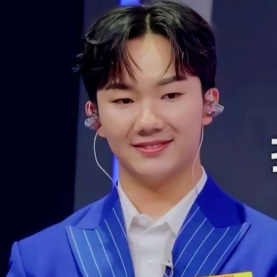 Behind-the-scenes cut of Nam Seungmin