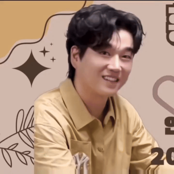 A moment captured by a fan of Hwang Youngwoong