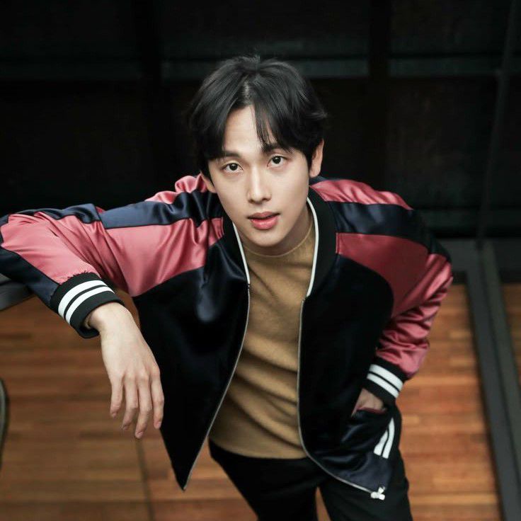 Behind-the-scenes cut of Lim Siwan