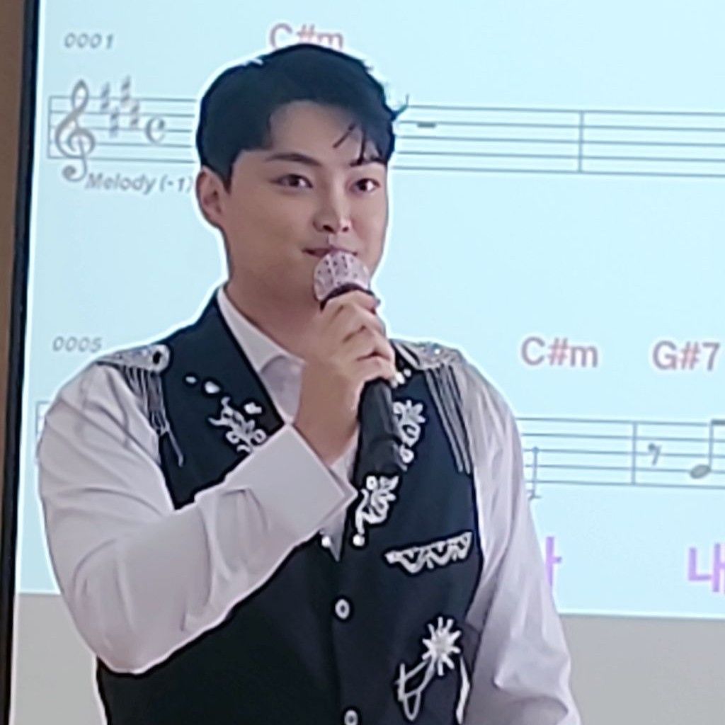 Behind-the-scenes cut of Kim Kyungmin