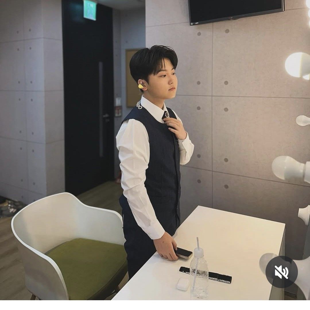 Behind-the-scenes cut of Park Sungon