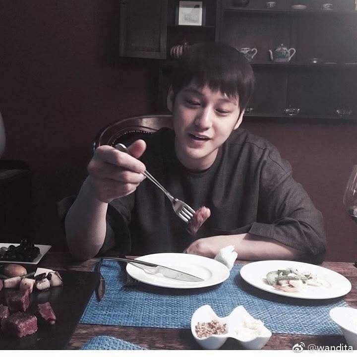 Behind-the-scenes cut of Kim Bum
