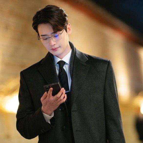 Latest photo of Lee Jongsuk