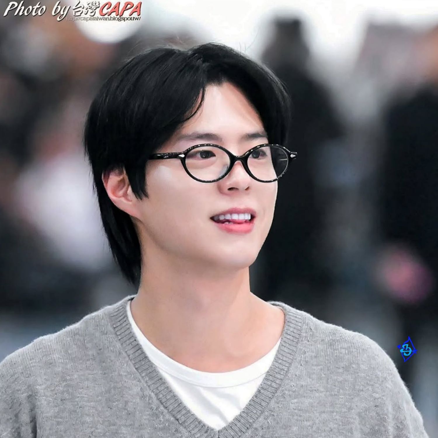 A moment captured by a fan of Park Bogum