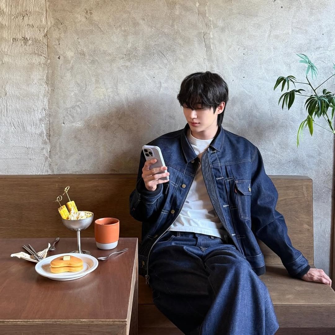 Latest photo of Byeon Wooseok