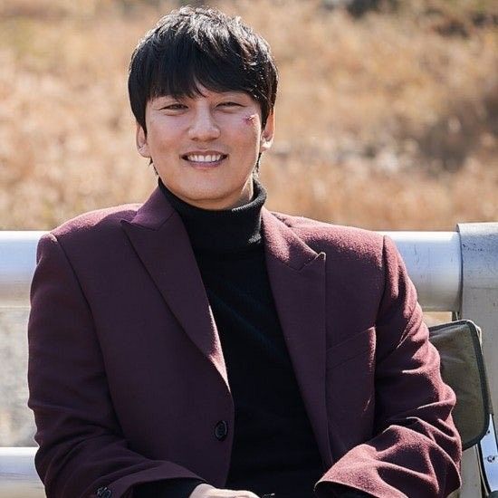 Behind-the-scenes cut of Kim Namgil