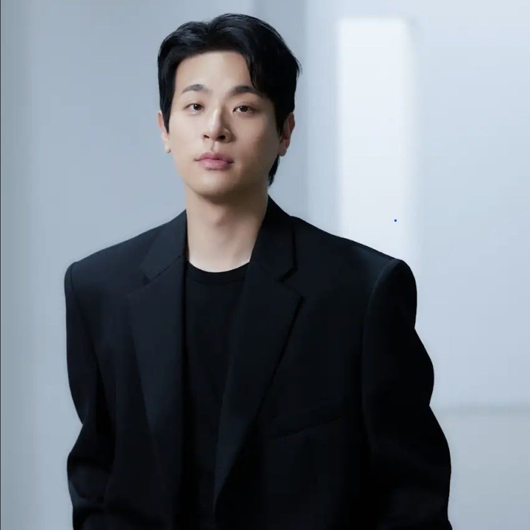 Behind-the-scenes cut of Park Jeongmin