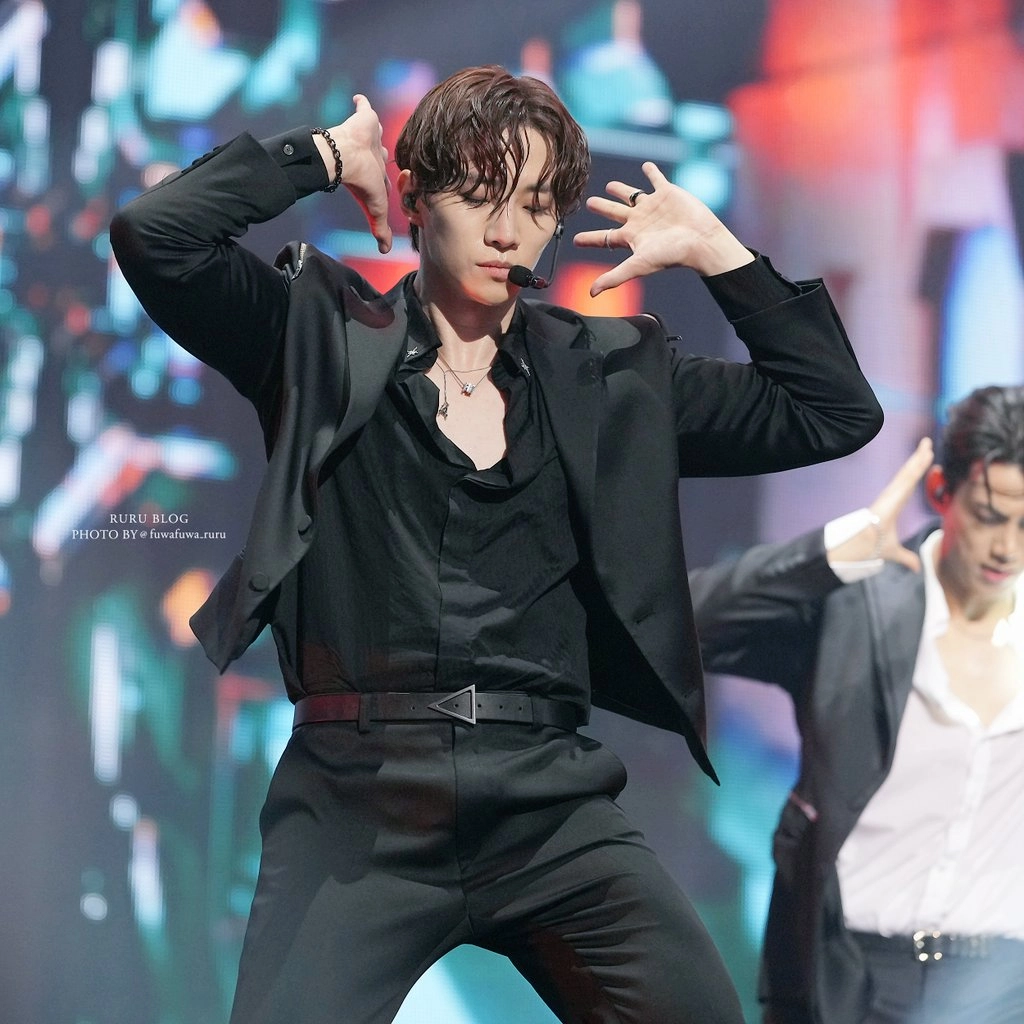 イ・ジュノのビハインドカット