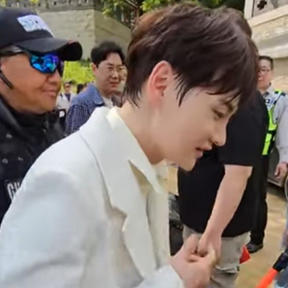 Momen yang diabadikan oleh penggemar Park Seojin