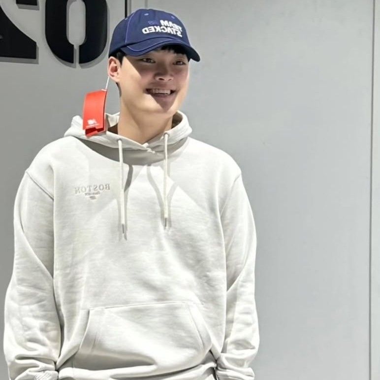 A moment captured by a fan of Kim Kyungmin