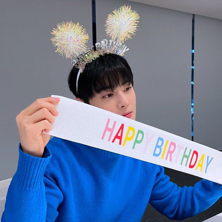 Recent activity shot of Cha Eunwoo