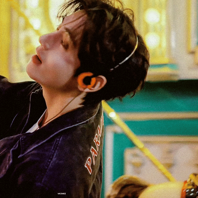 Behind-the-scenes cut of Kim Taehyung (V)