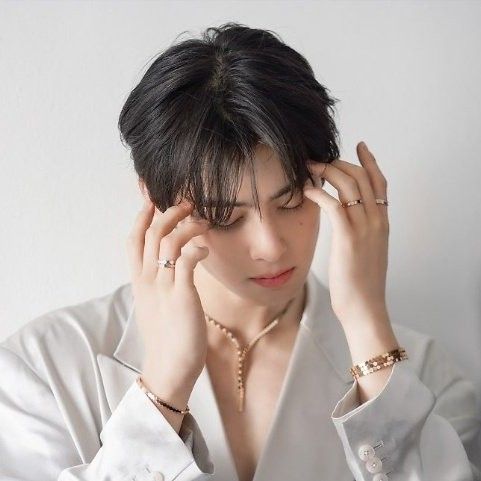 Foto terbaru dari Cha Eunwoo
