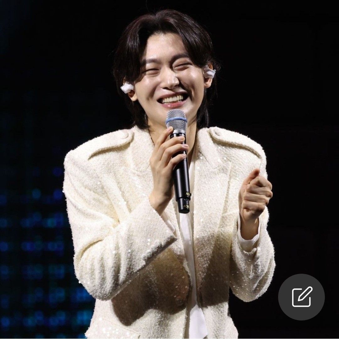 Latest photo of Kim Yongbin