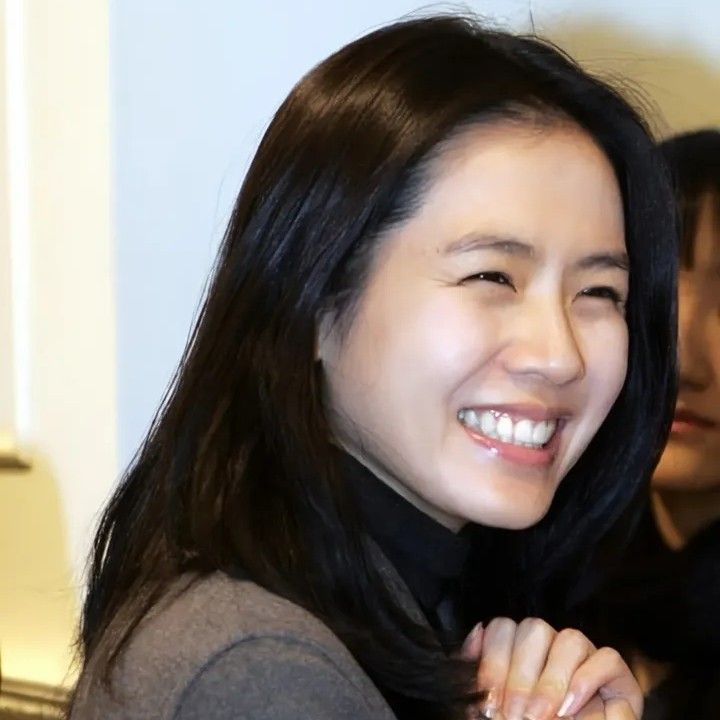손예진 최근 활동샷