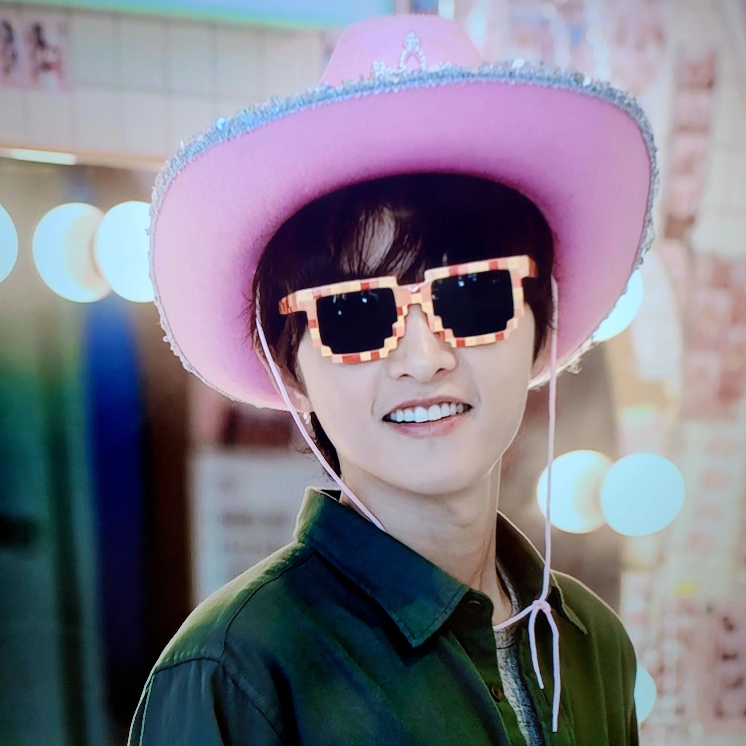 Recent activity shot of Song Joongki