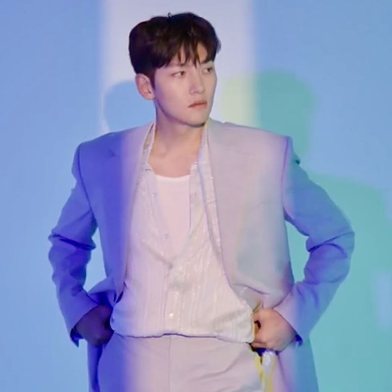 지창욱의 비하인드 컷