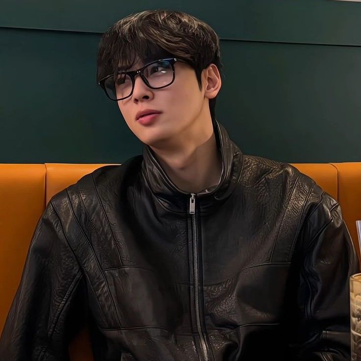 Latest photo of Cha Eunwoo