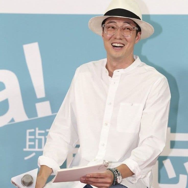 Behind-the-scenes cut of So Jisub