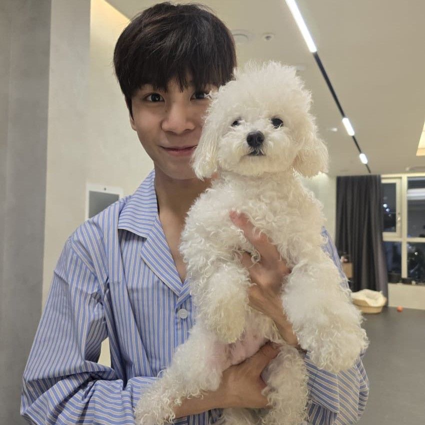 Foto terbaru dari Jeong Dongwon