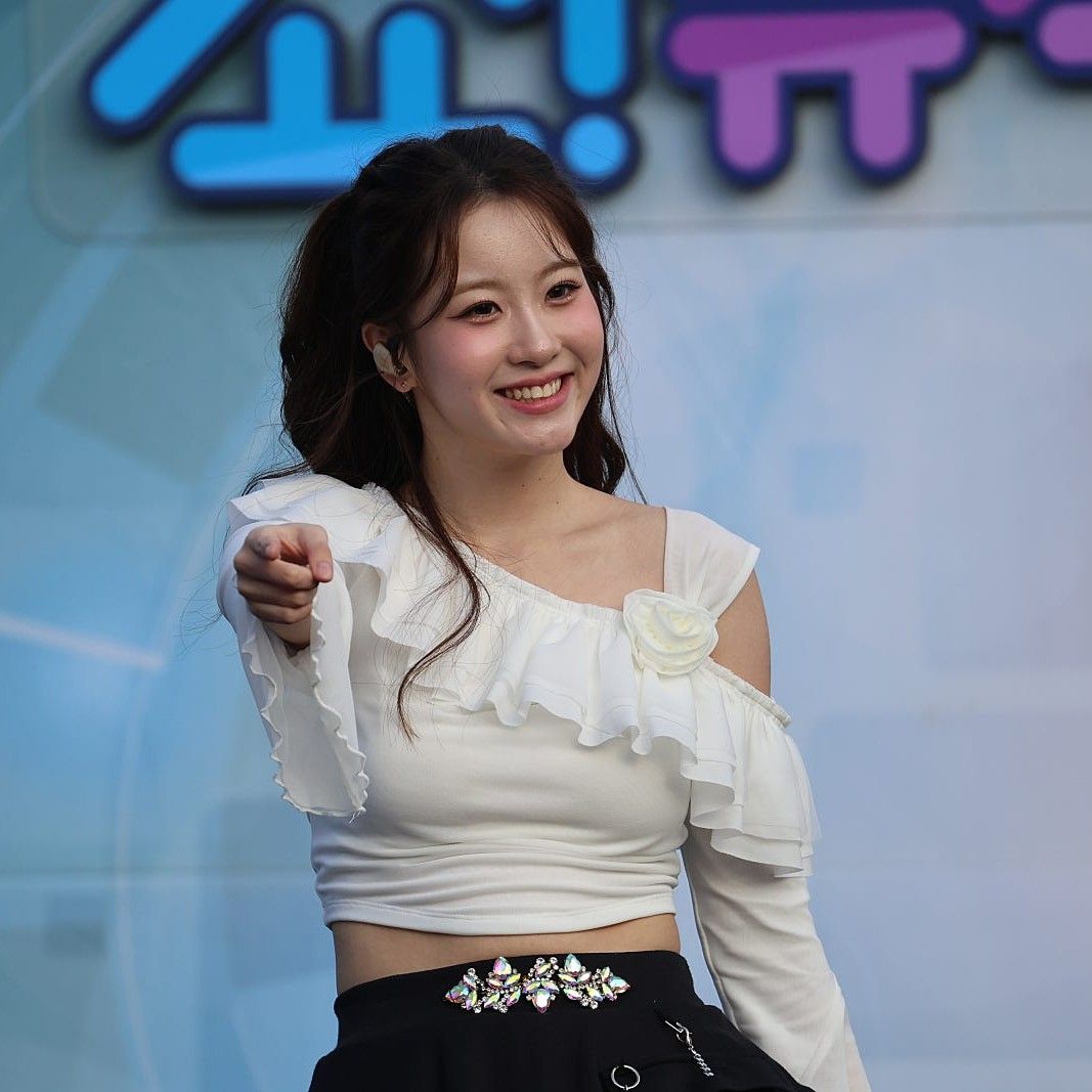 Latest photo of Oh Yujin