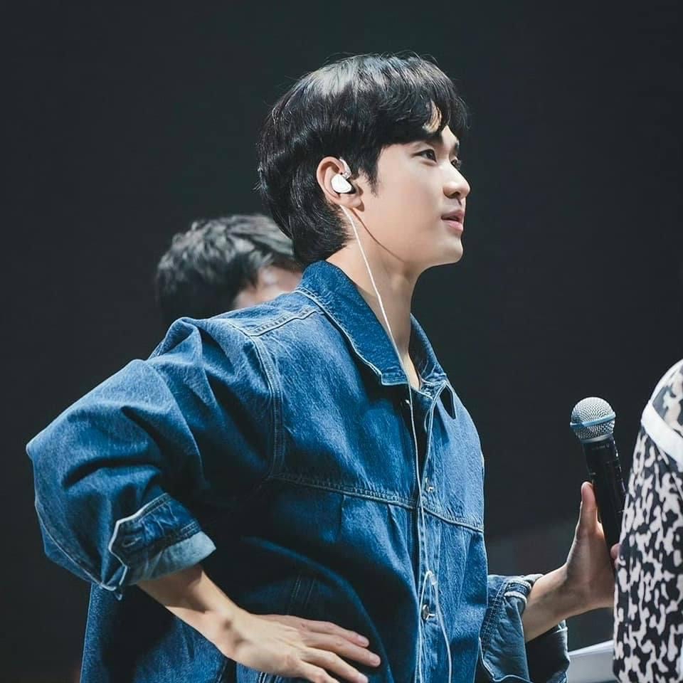 A moment captured by a fan of Kim Soohyun