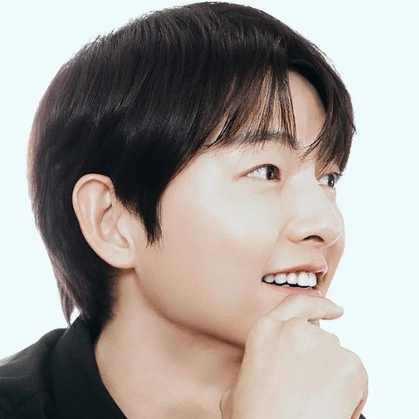 A moment captured by a fan of Song Joongki