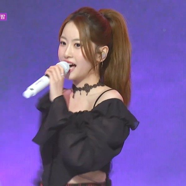 A moment captured by a fan of Oh Yujin