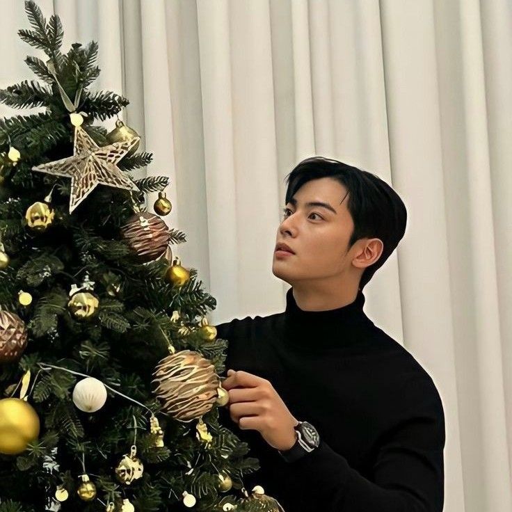 Recent activity shot of Cha Eunwoo