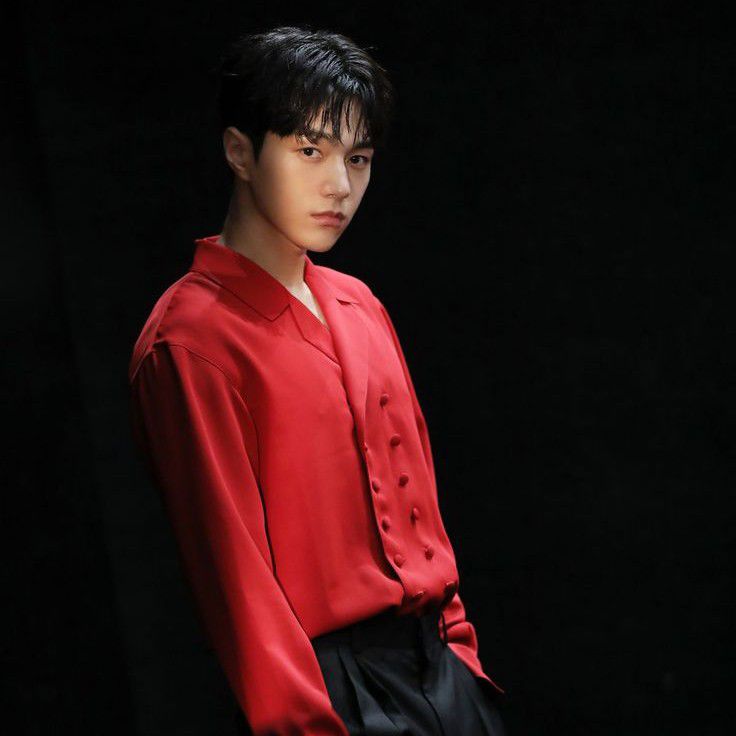 Latest photo of Kim Myungsoo (L)