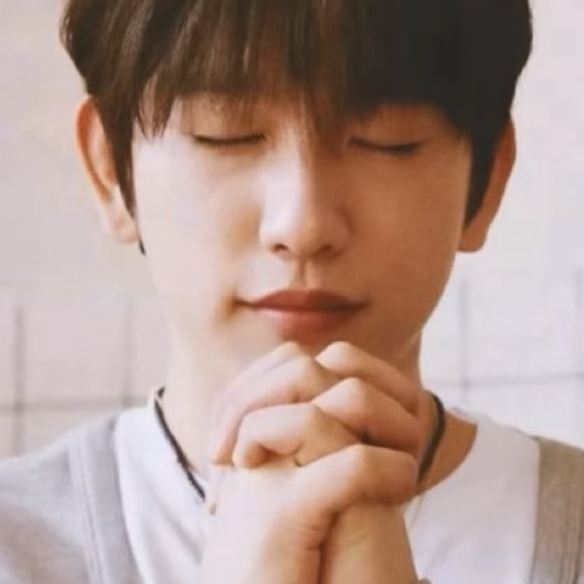 A moment captured by a fan of Park Jinyoung