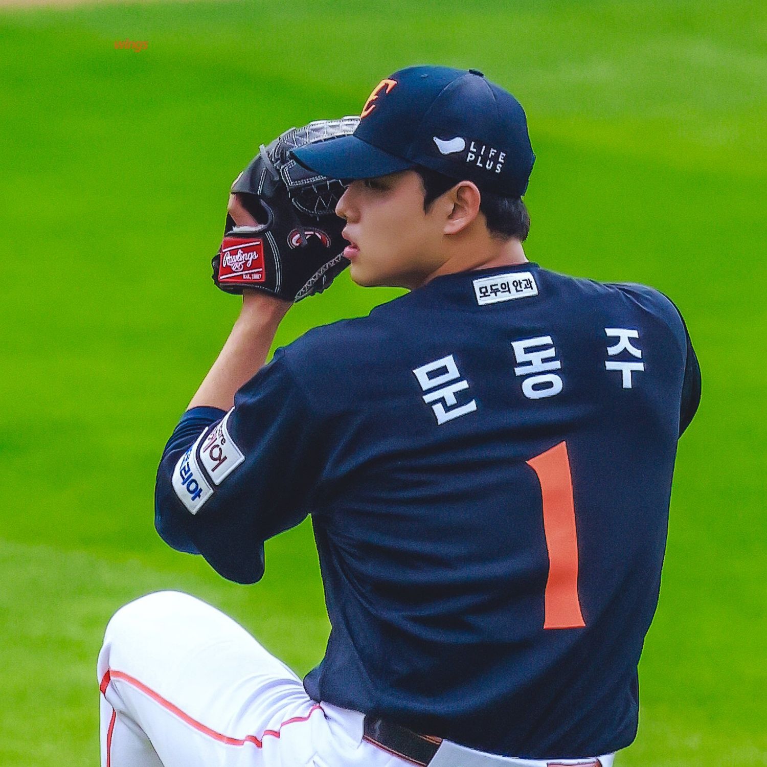 Behind-the-scenes cut of Moon Dongju