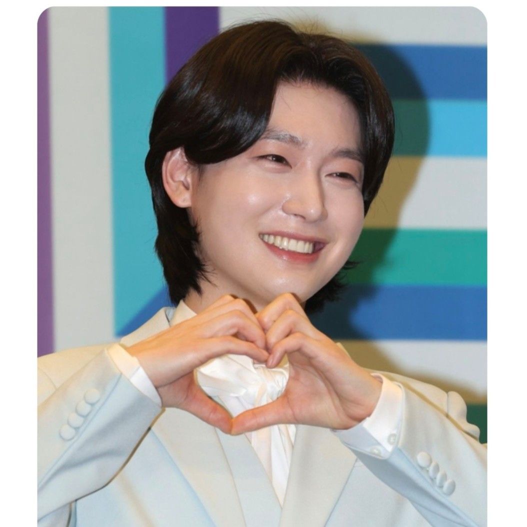Latest photo of Kim Yongbin