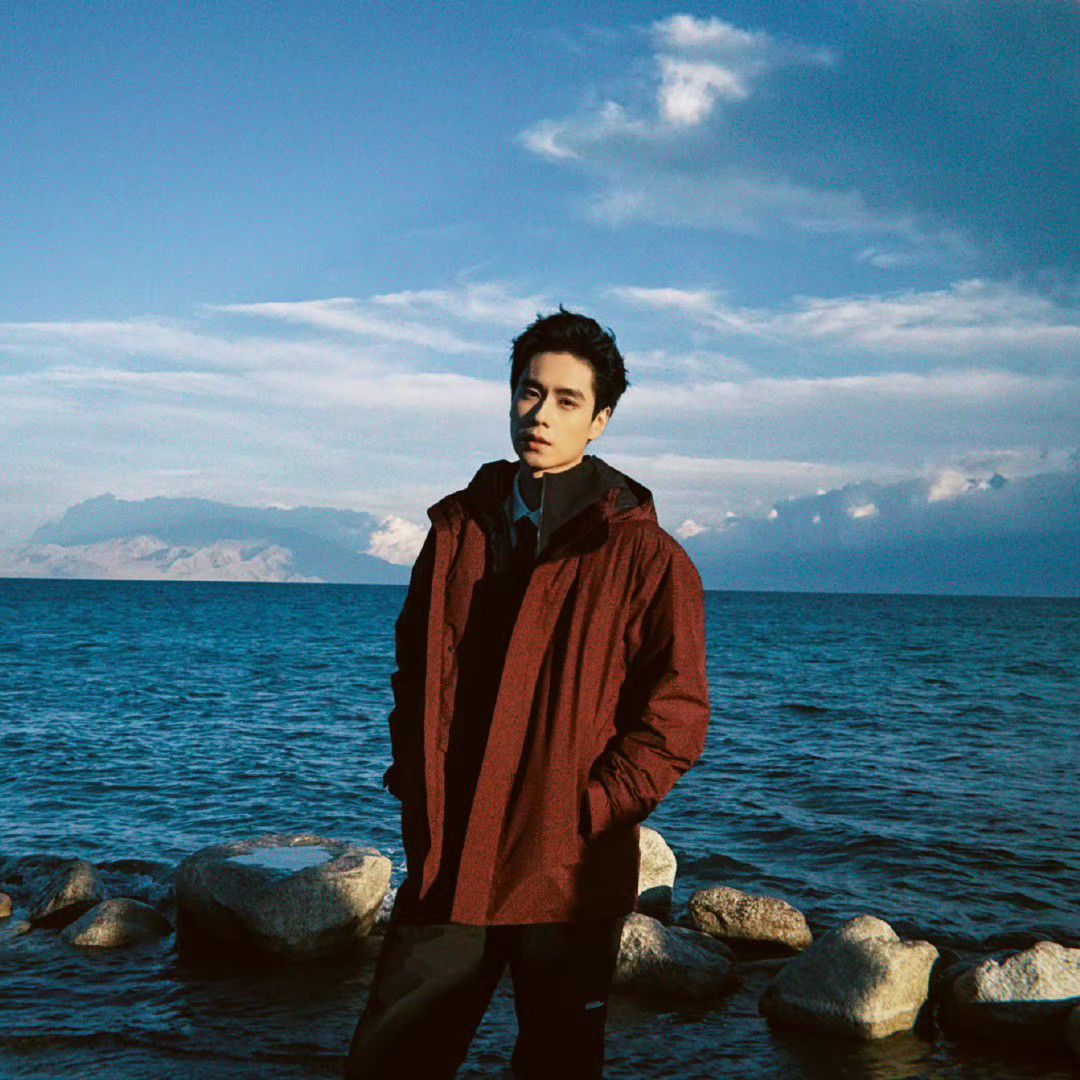 A moment captured by a fan of Hu Yitian