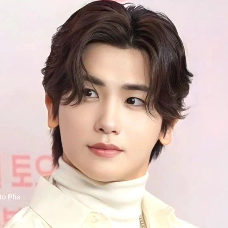 Latest photo of Park Hyungsik