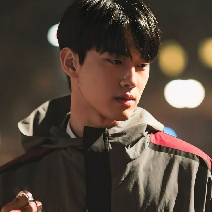 Behind-the-scenes cut of Hong Mingi