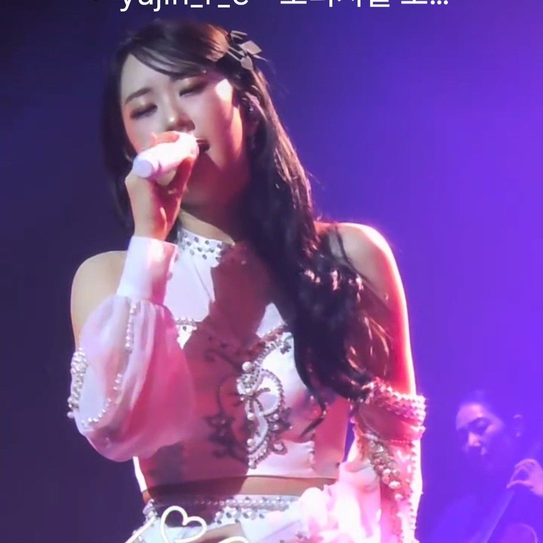 Momen yang diabadikan oleh penggemar Jeon Yujin