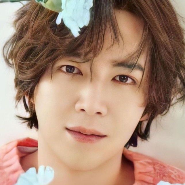 Recent activity shot of Jang Geunsuk