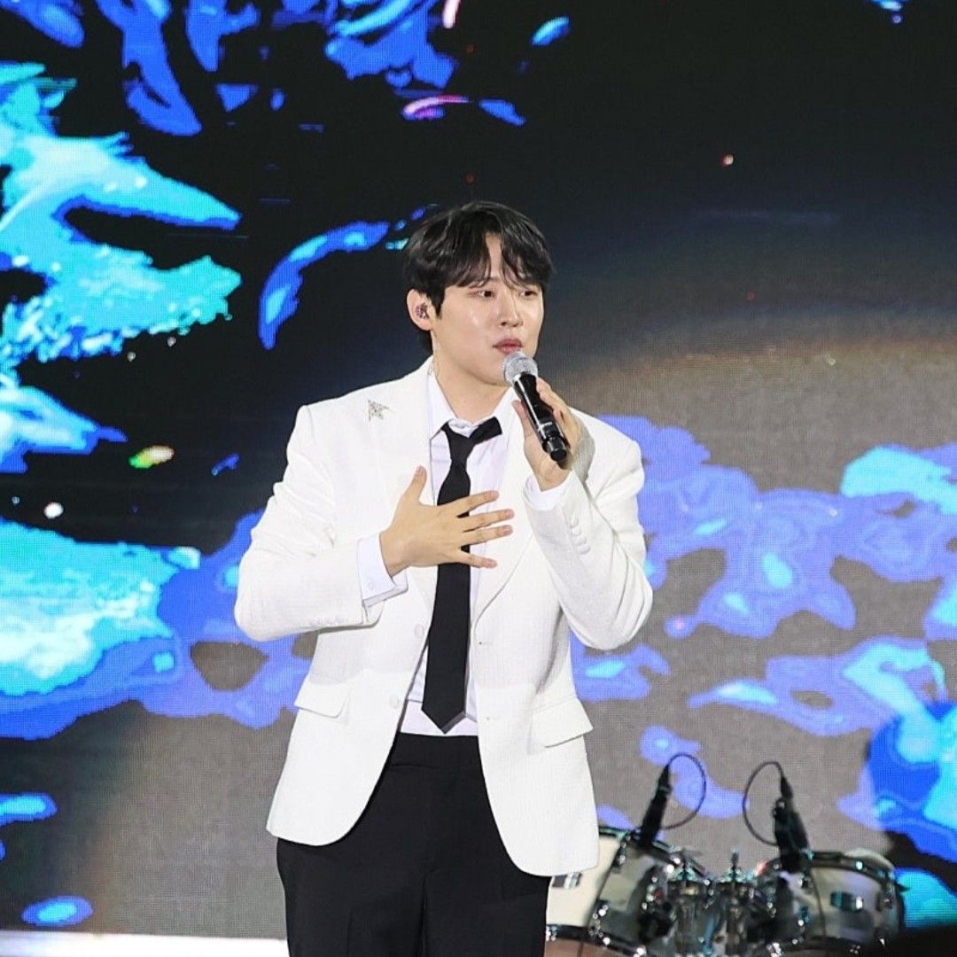 Behind-the-scenes cut of Jinuk