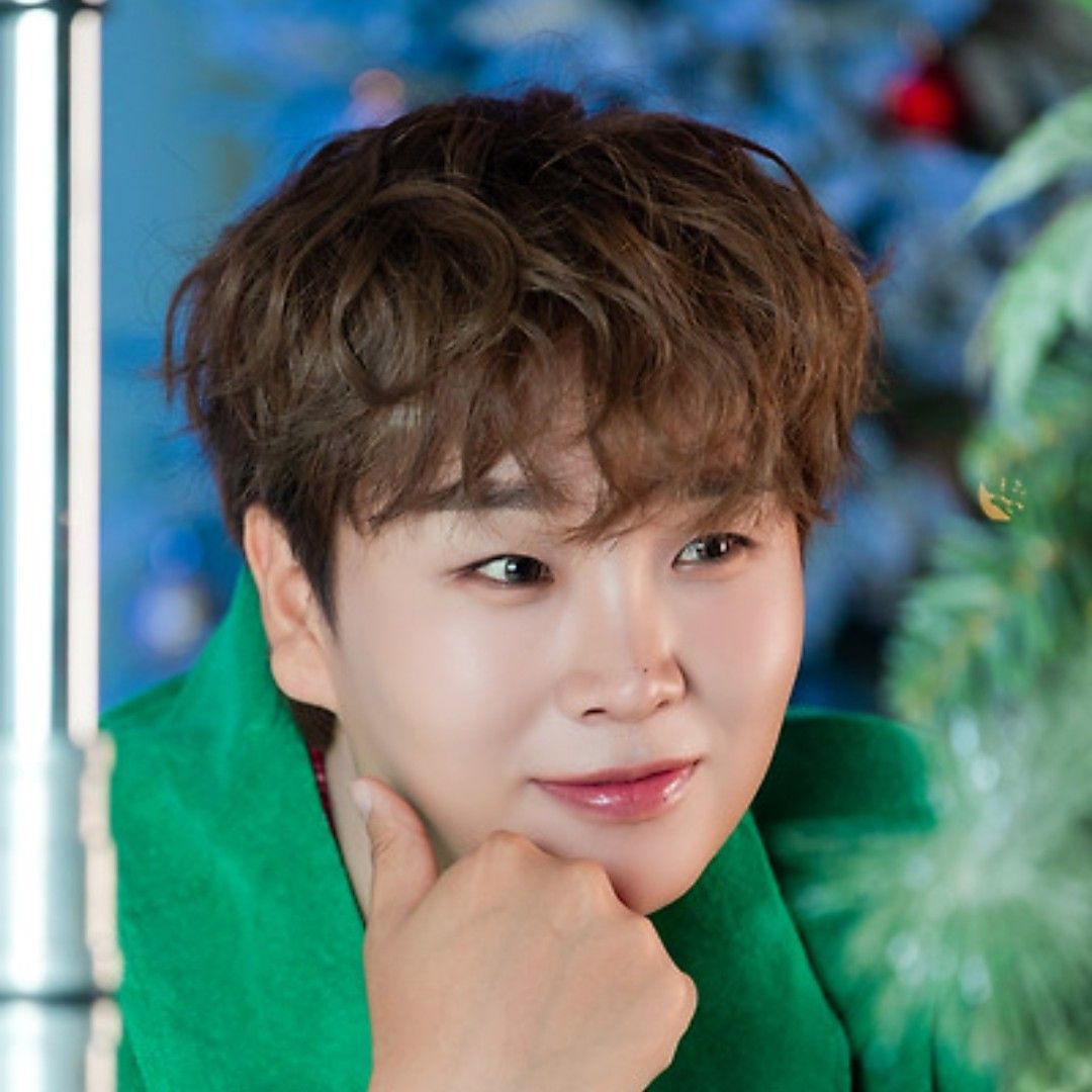 A moment captured by a fan of Song Minjun